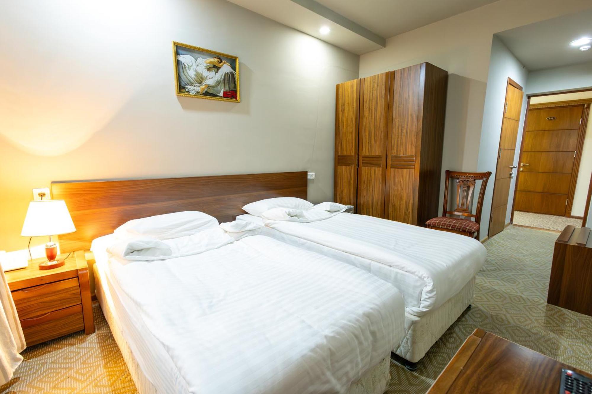 Gyumri Hotel Buitenkant foto