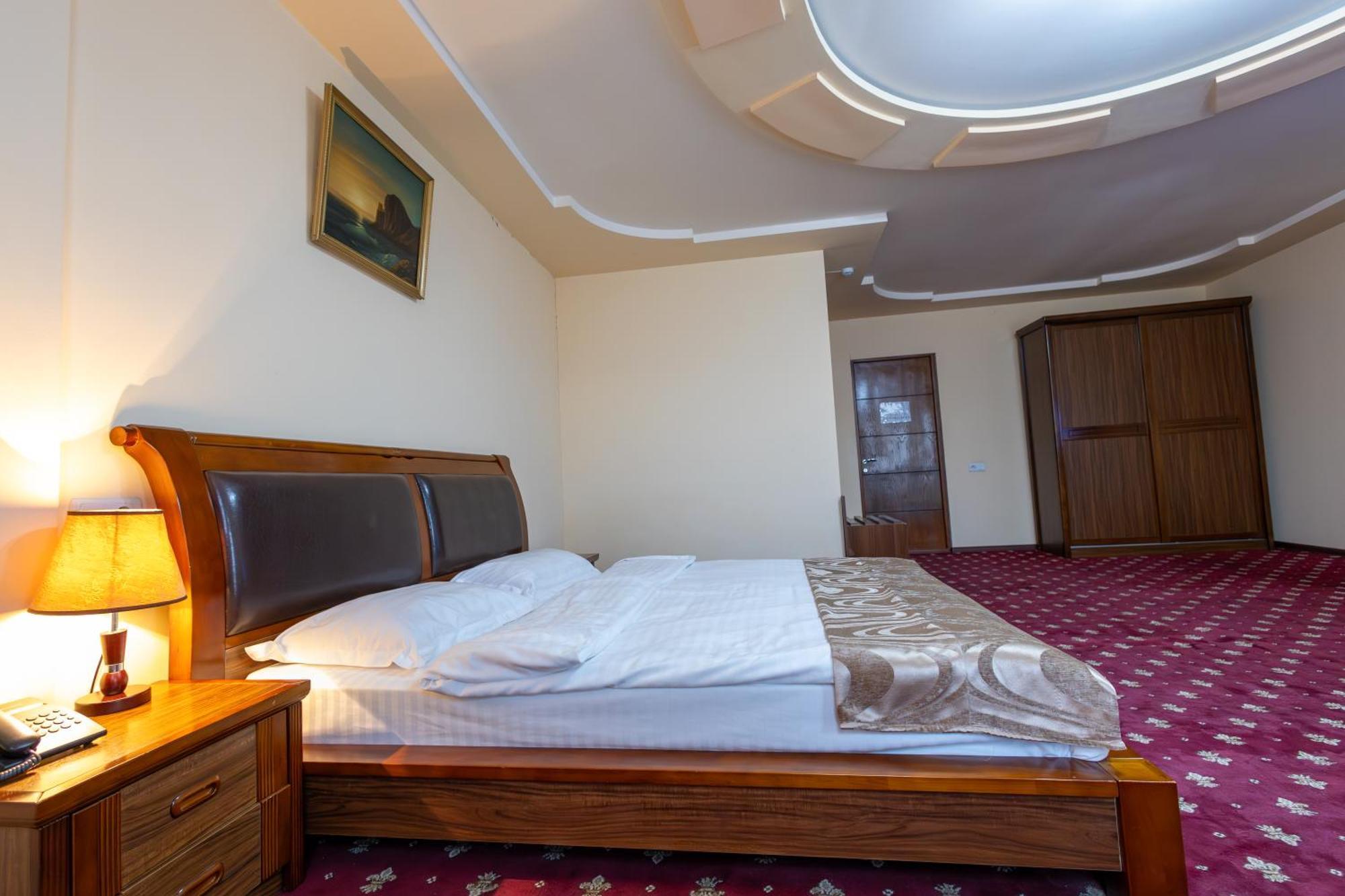 Gyumri Hotel Buitenkant foto