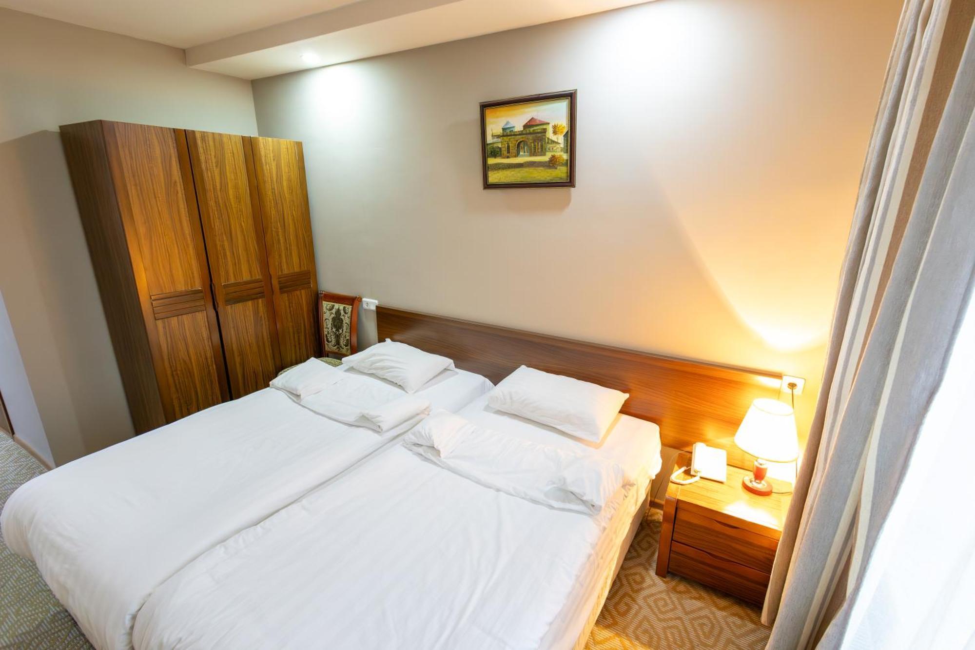 Gyumri Hotel Buitenkant foto