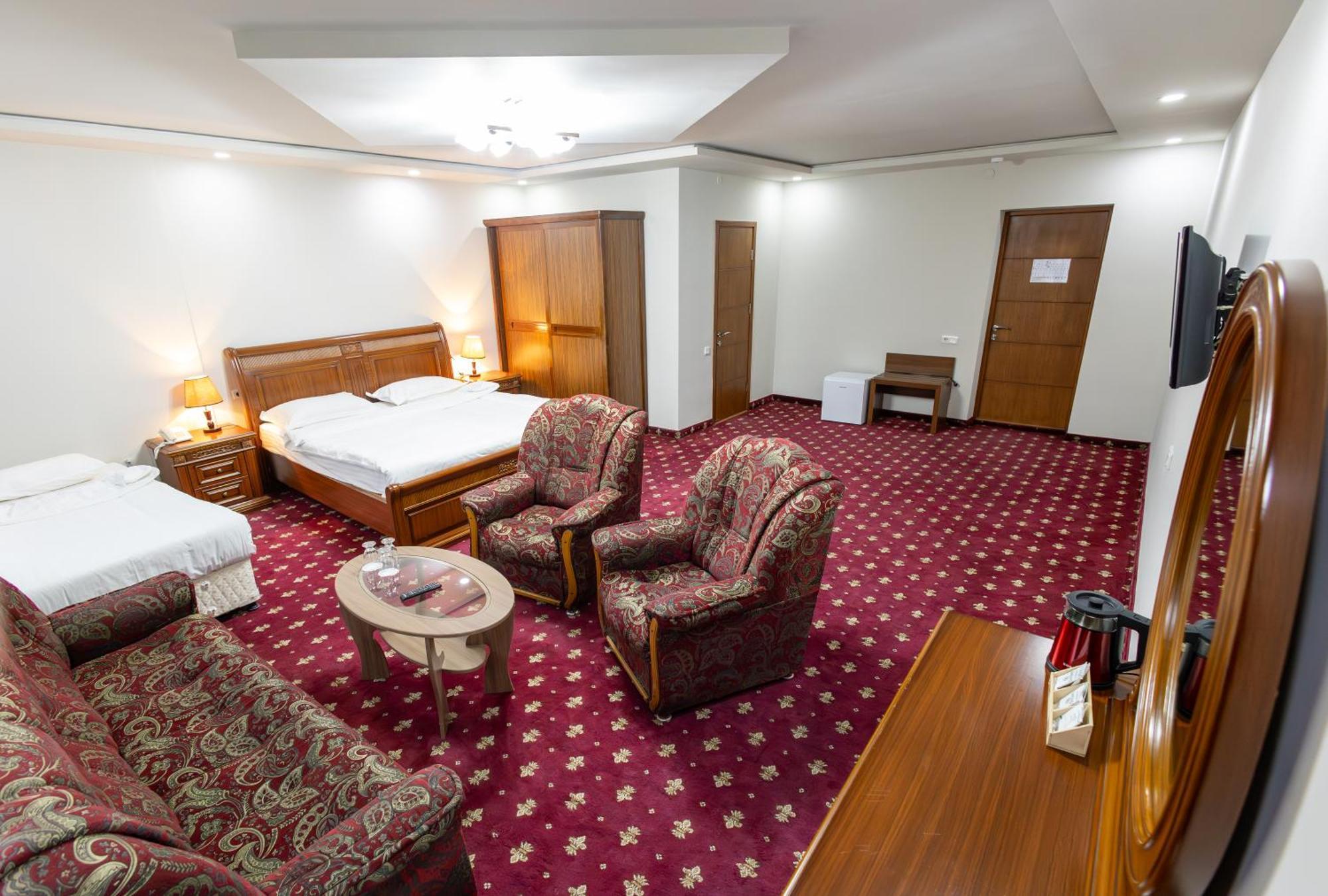 Gyumri Hotel Buitenkant foto