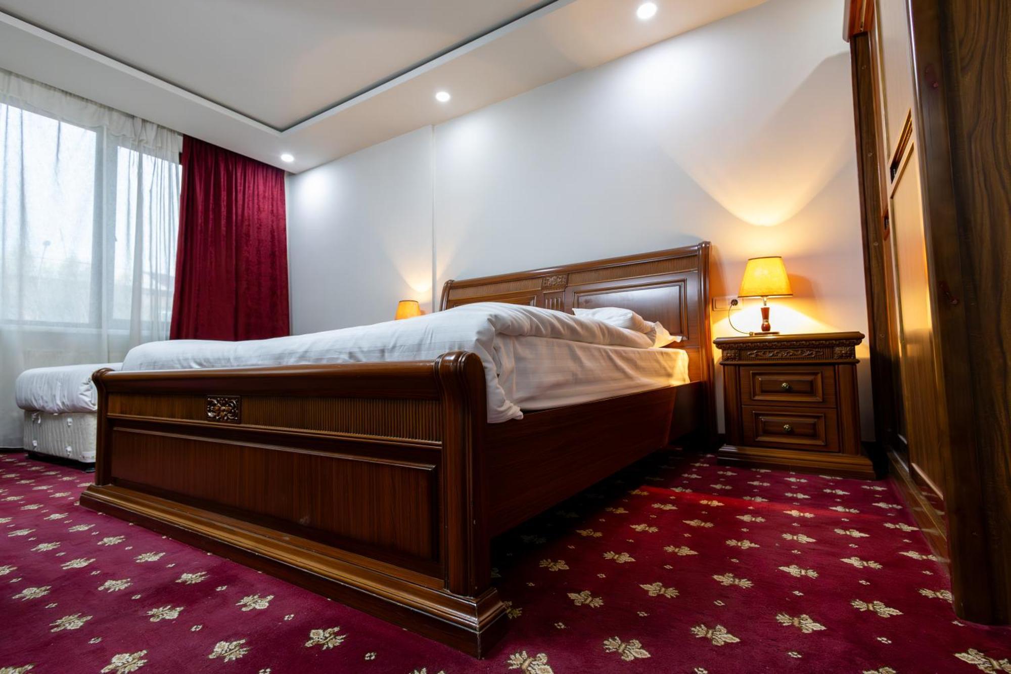 Gyumri Hotel Buitenkant foto